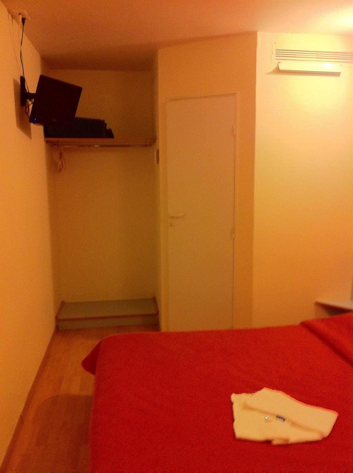 The Originals Access Aeroport, Hotel Aurillac Eksteriør billede